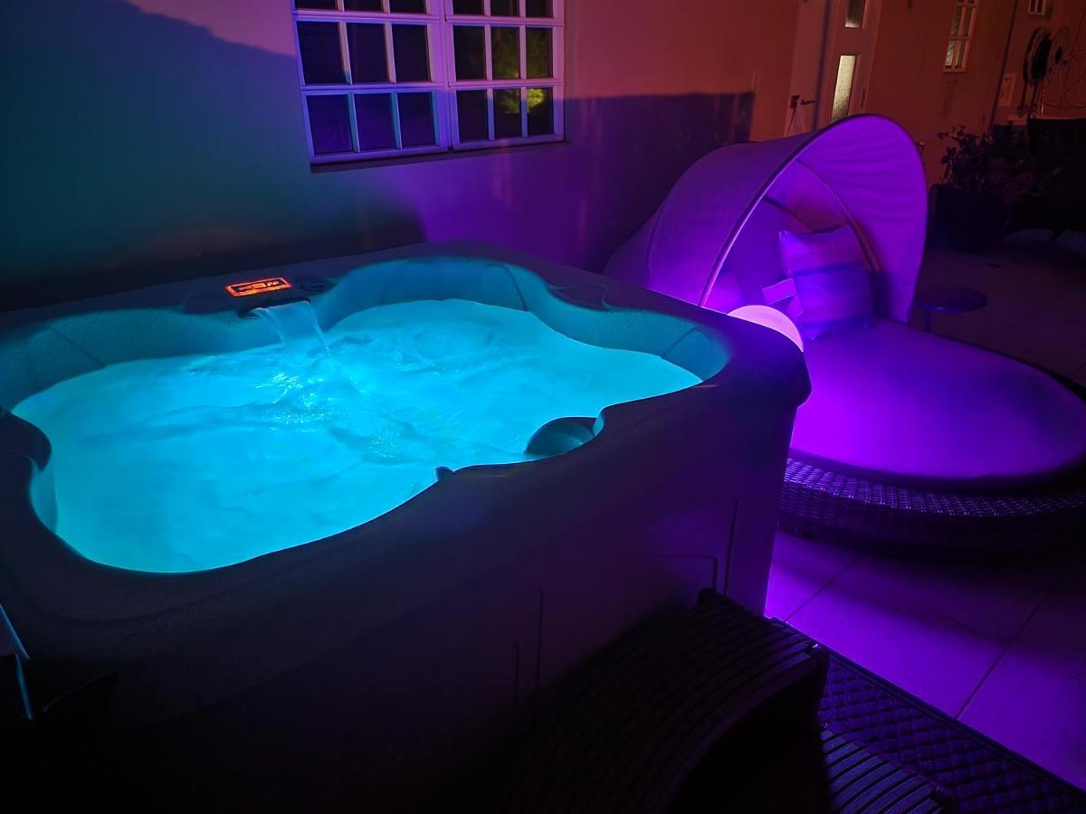 Luxury Retreat With Private Jacuzzi And Mountain Views Free Parking Apartman Ponce Kültér fotó