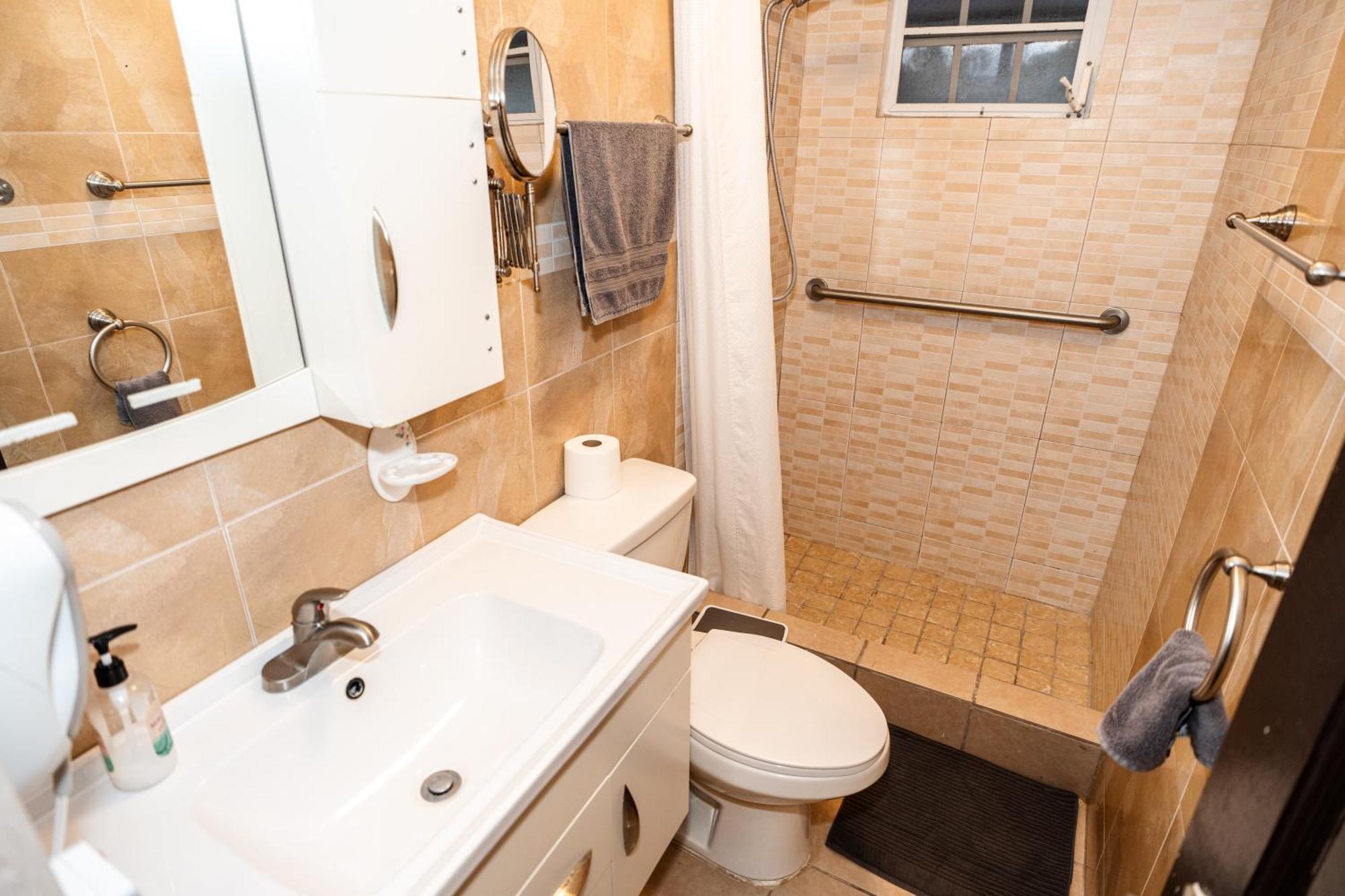 Luxury Retreat With Private Jacuzzi And Mountain Views Free Parking Apartman Ponce Kültér fotó