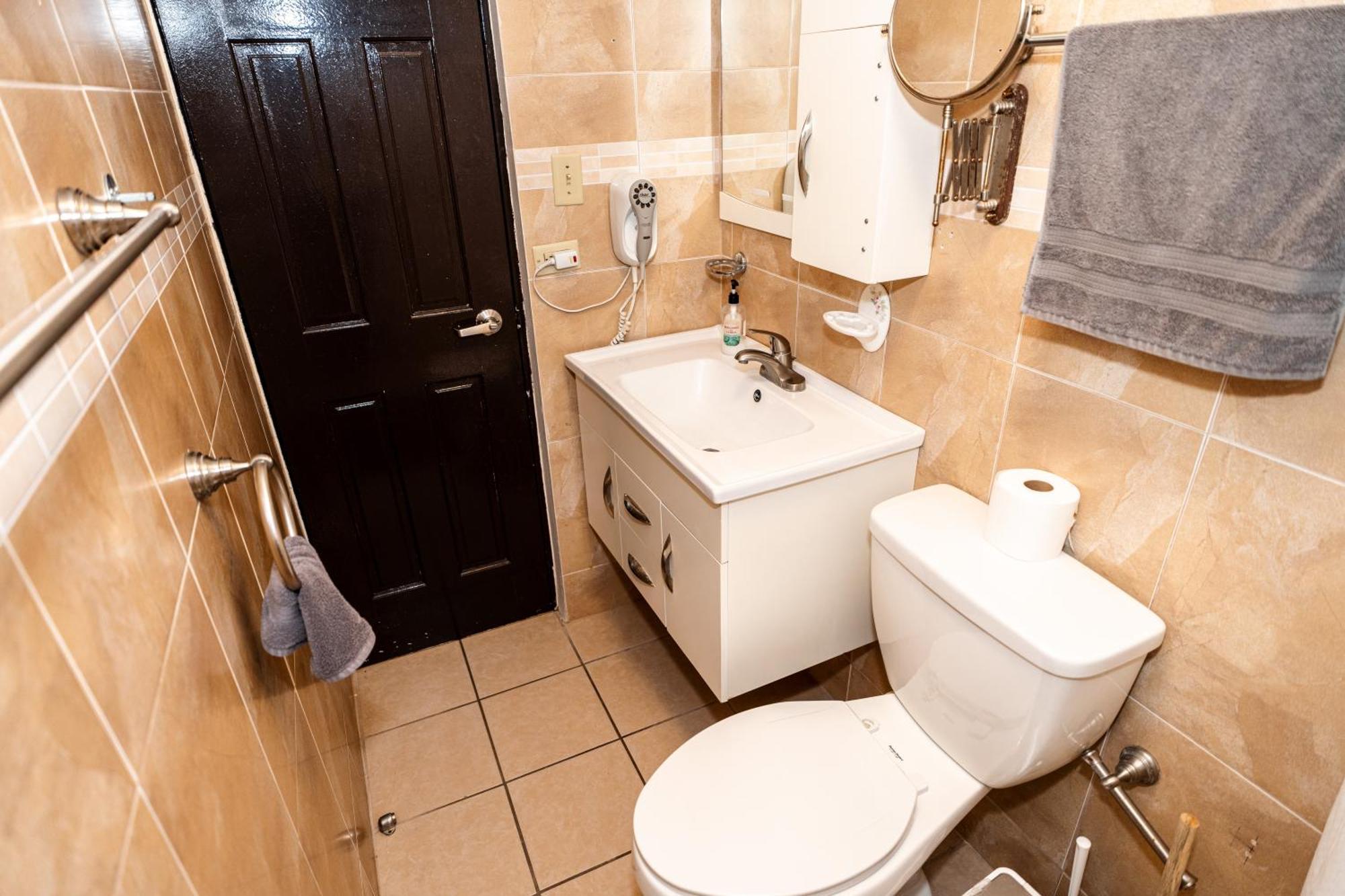 Luxury Retreat With Private Jacuzzi And Mountain Views Free Parking Apartman Ponce Kültér fotó