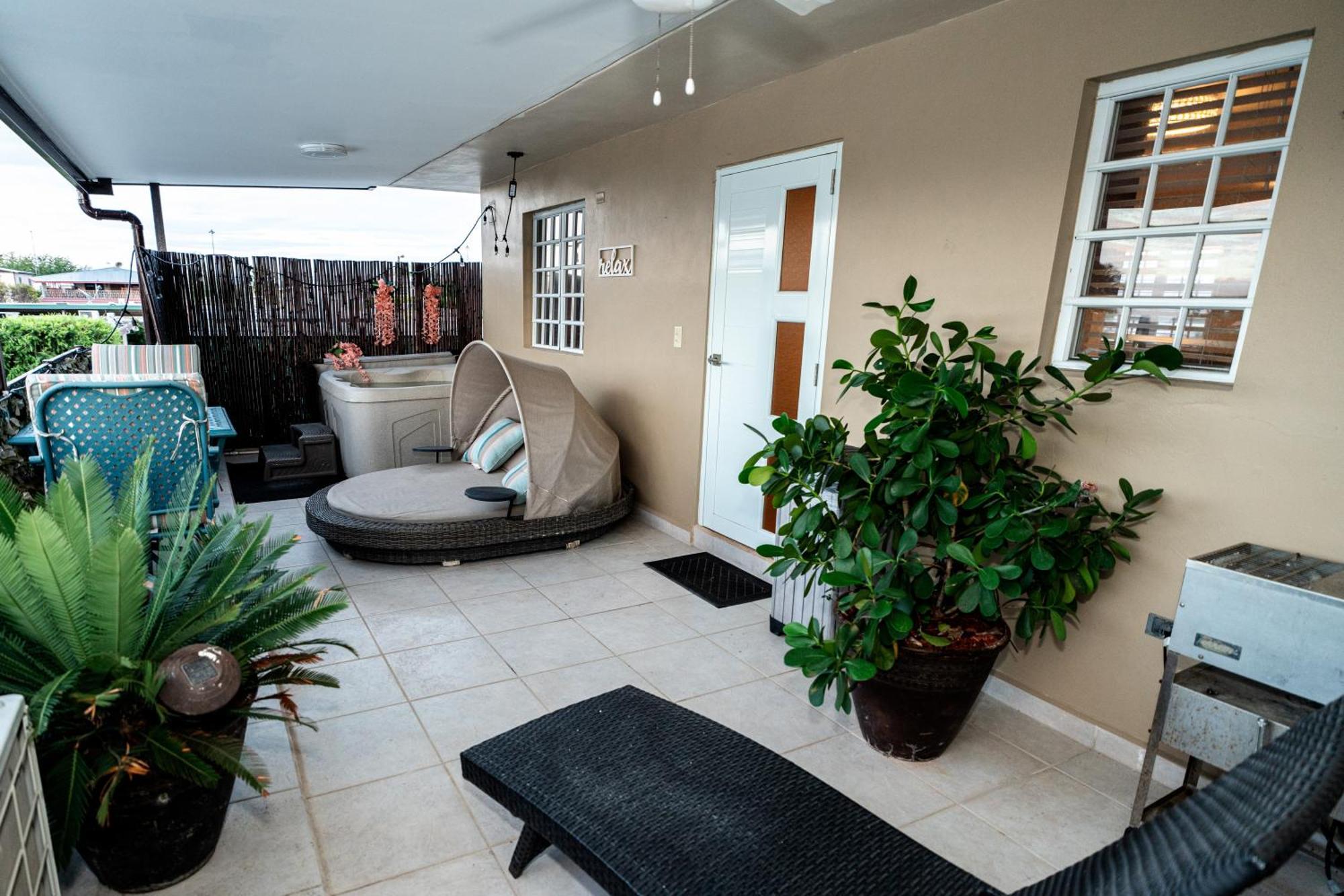 Luxury Retreat With Private Jacuzzi And Mountain Views Free Parking Apartman Ponce Kültér fotó
